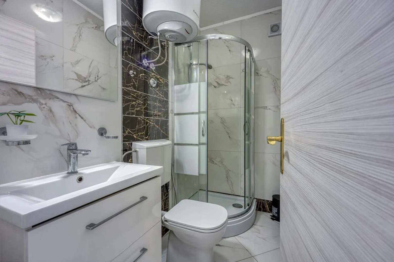 Stipe Rooms بوريتش كرواتيا